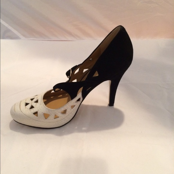 𝅺Nine West Mary Jane pumps - Picture 4 of 4